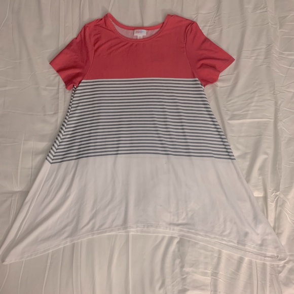 SOLD LuLaroe Melissa Top - Picture 1 of 9